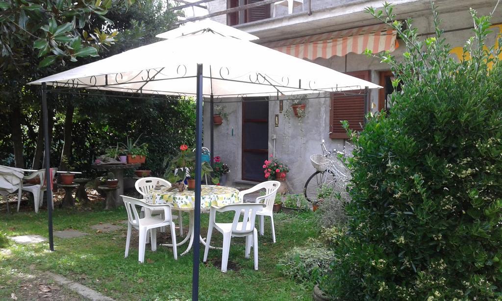 B&B Bosco Fiorito Malgesso Luaran gambar